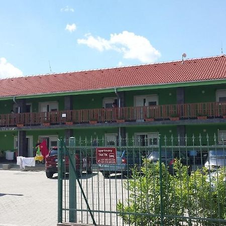 Apartman Taktik Veľký Meder Kültér fotó