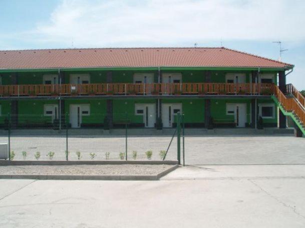 Apartman Taktik Veľký Meder Kültér fotó