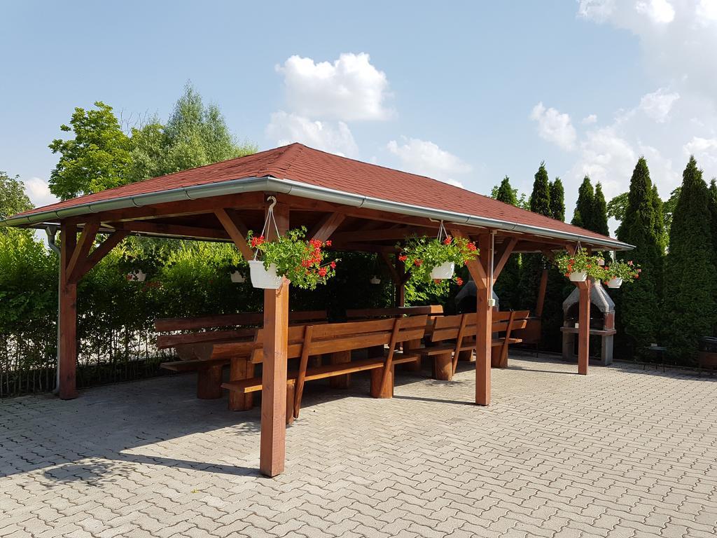 Apartman Taktik Veľký Meder Kültér fotó