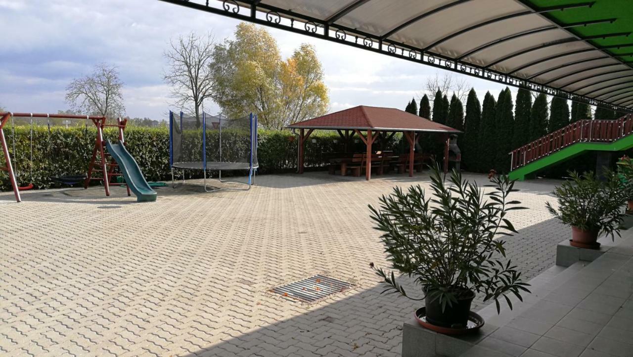 Apartman Taktik Veľký Meder Kültér fotó