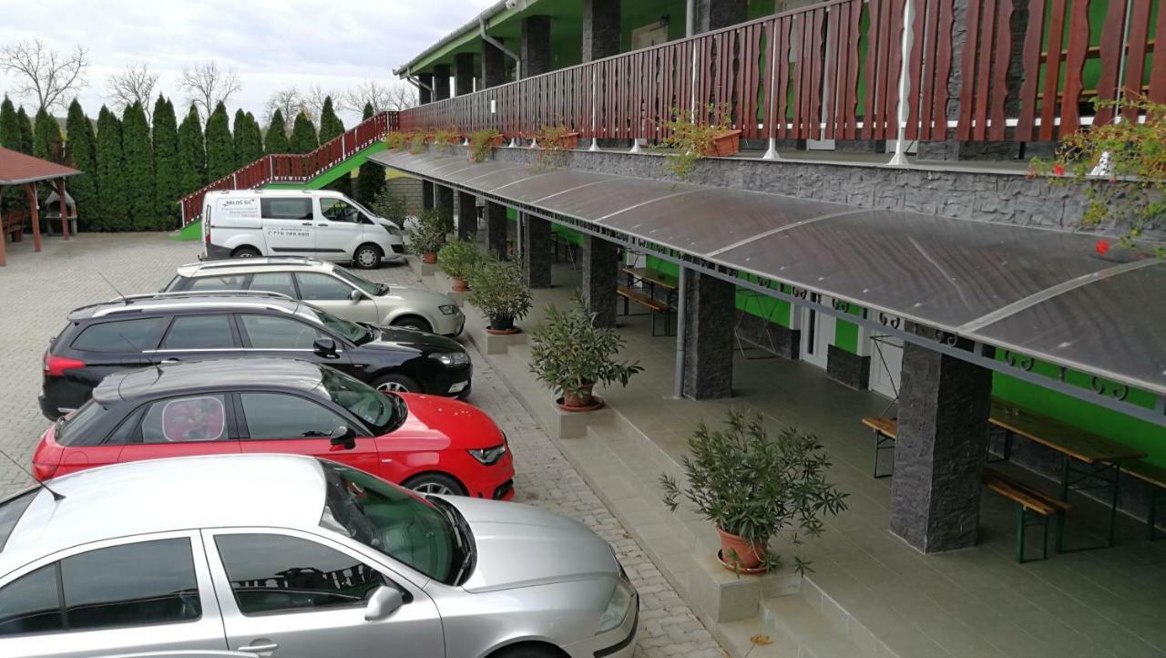 Apartman Taktik Veľký Meder Kültér fotó